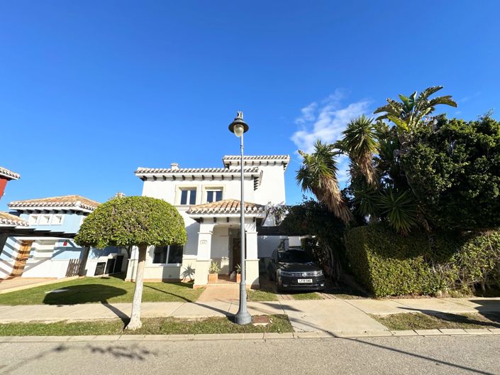 Image No.2-3 Bed Villa for sale