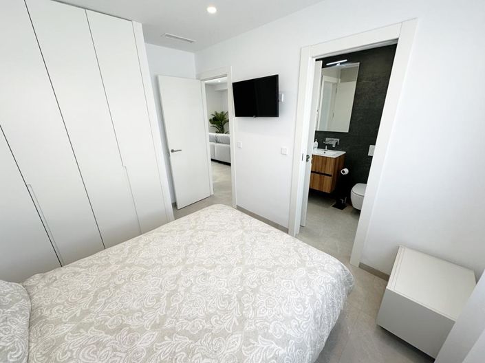 Image No.15-4 Bed Villa for sale