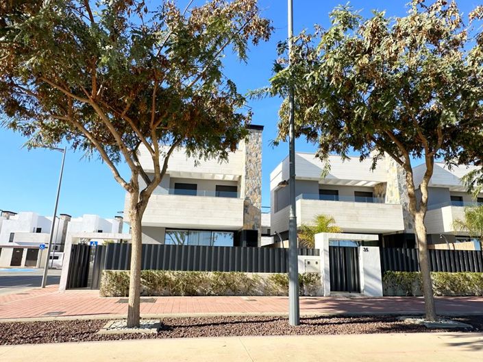 Image No.55-4 Bed Villa for sale