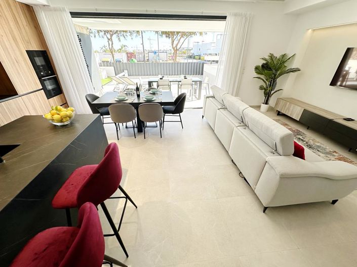 Image No.10-4 Bed Villa for sale