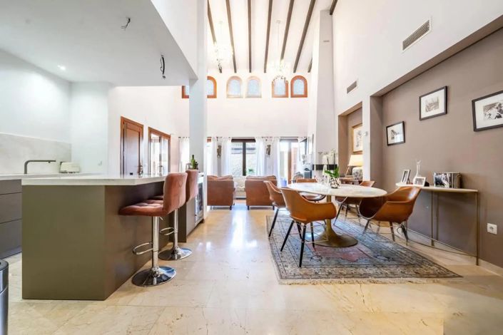 Image No.1-4 Bed Villa for sale