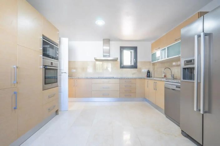 Image No.6-5 Bed Villa for sale