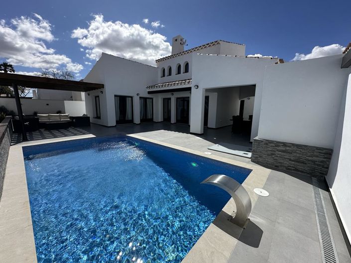 Image No.1-3 Bed Villa for sale
