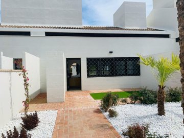 garden-entrnce-scaled