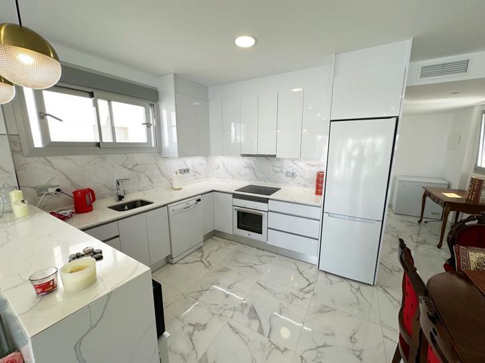 Image No.2-4 Bed Villa for sale