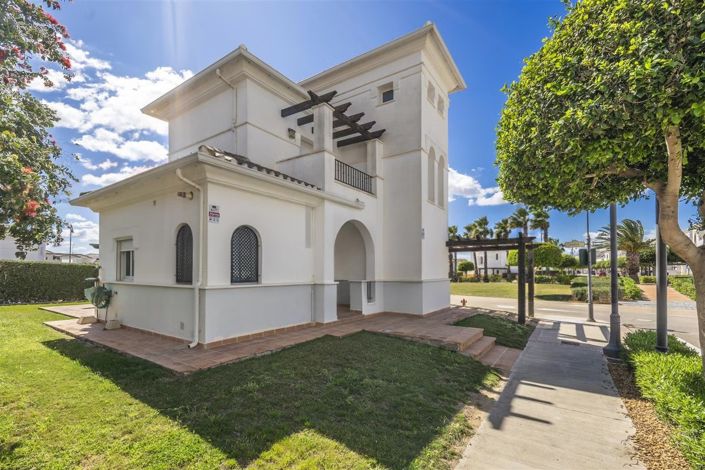 Image No.1-3 Bed Villa for sale