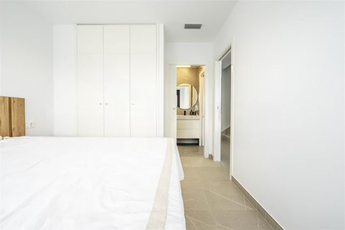 Image No.6-3 Bed Villa for sale