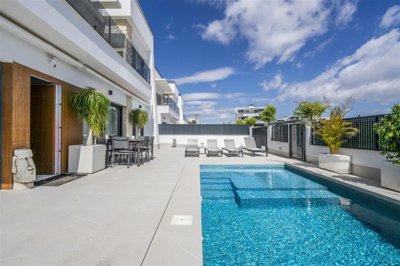 4 Bed Villa for sale