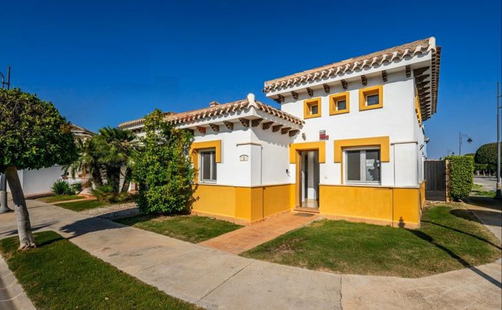 Image No.1-2 Bed Villa for sale