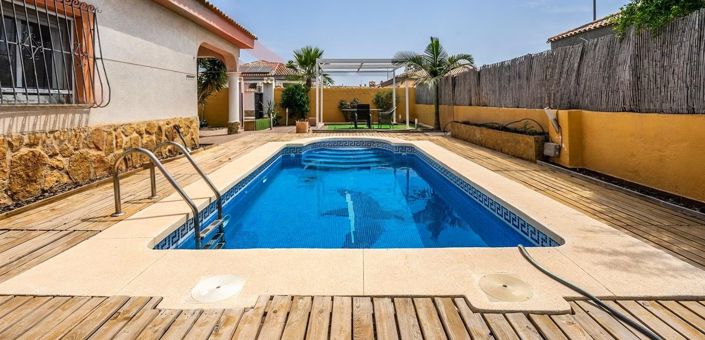 Image No.1-3 Bed Villa for sale