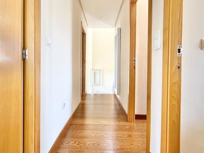 Image No.25-4 Bed Villa for sale