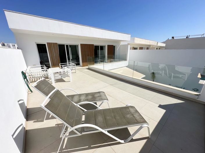 Image No.32-3 Bed Villa for sale