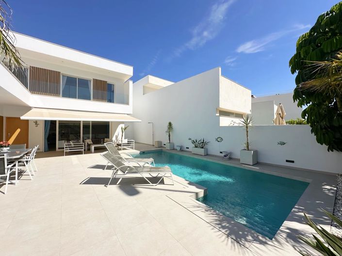 Image No.37-3 Bed Villa for sale