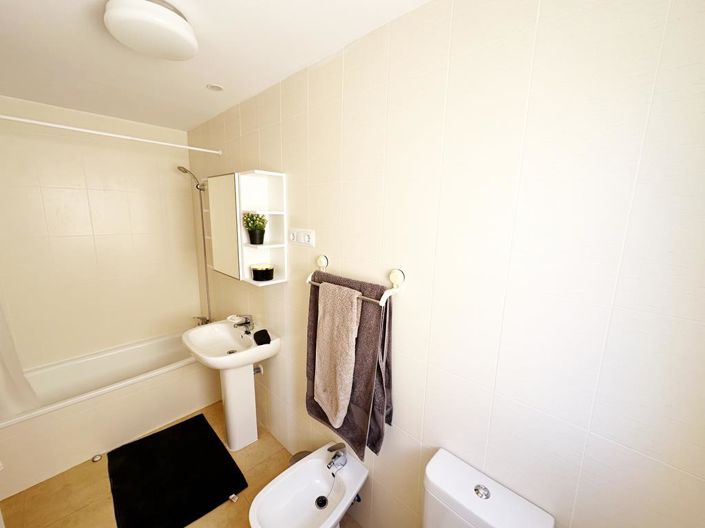 Image No.20-3 Bed Apartment for sale