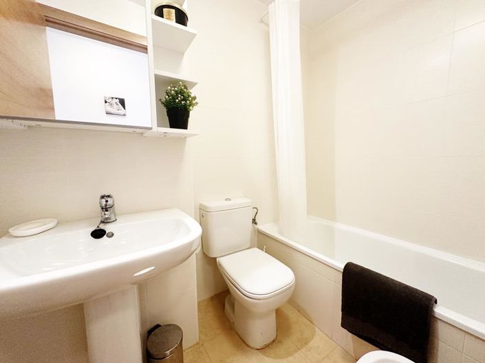 Image No.25-3 Bed Apartment for sale