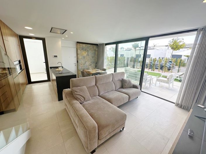 Image No.14-3 Bed Villa for sale