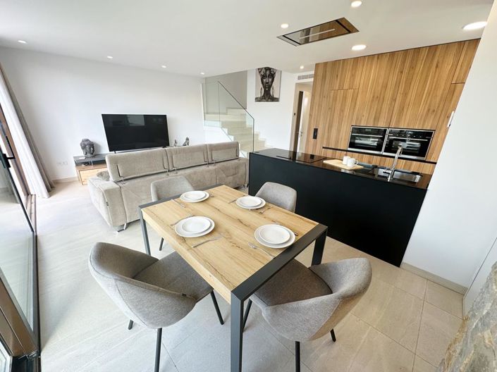 Image No.2-3 Bed Villa for sale