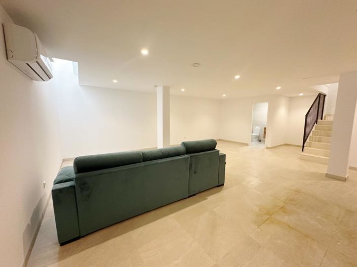 Image No.21-3 Bed Villa for sale