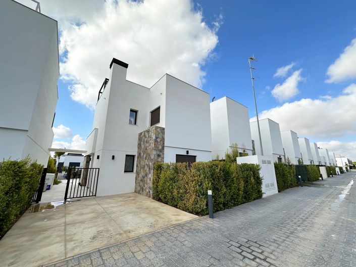 Image No.37-3 Bed Villa for sale