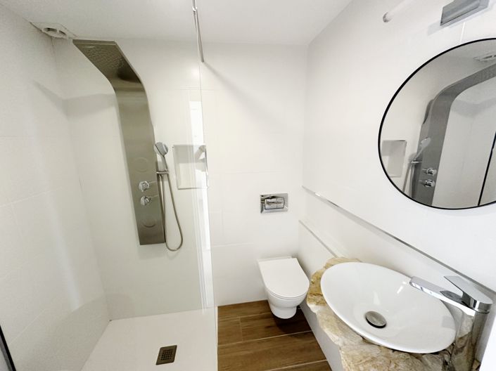 Image No.21-2 Bed Apartment for sale