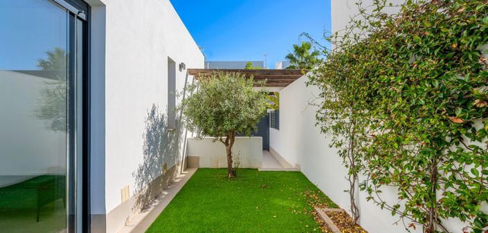 Image No.20-3 Bed Villa for sale