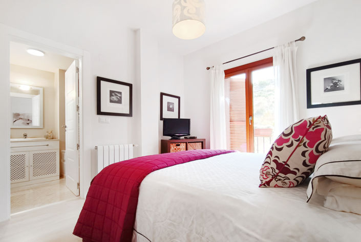 Image No.12-2 Bed Apartment for sale