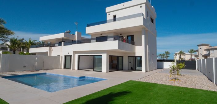 Image No.2-5 Bed Villa for sale