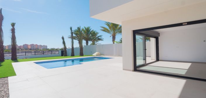 Image No.8-5 Bed Villa for sale