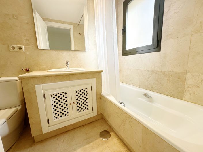 Image No.21-2 Bed Apartment for sale