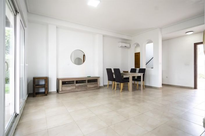 Image No.2-3 Bed Villa for sale