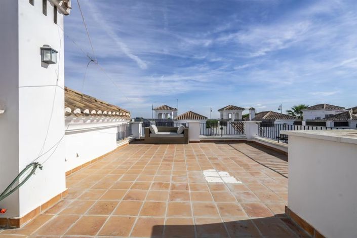 Image No.16-2 Bed Villa for sale