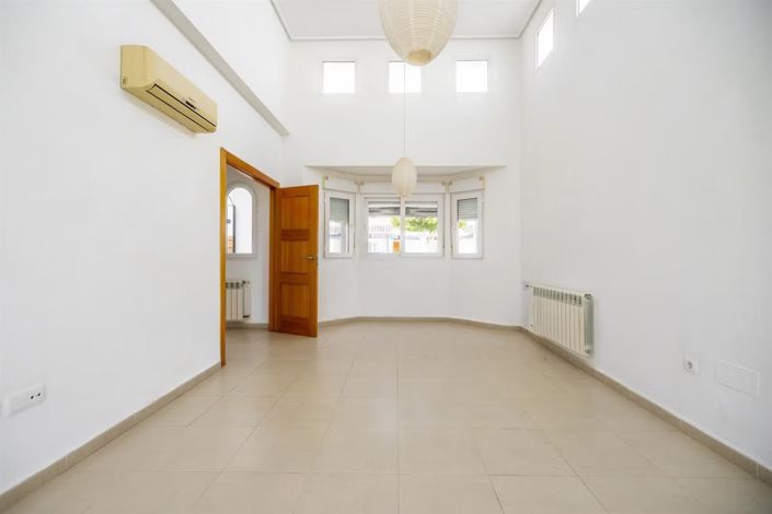 Image No.3-2 Bed Villa for sale