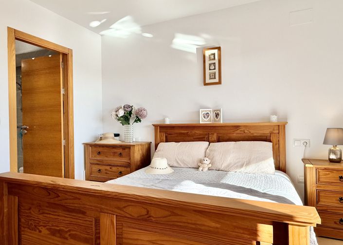 Image No.25-2 Bed Apartment for sale