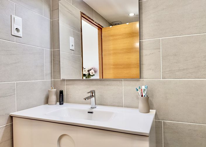 Image No.28-2 Bed Apartment for sale