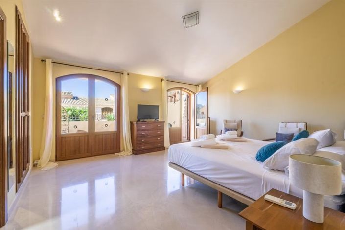 Image No.13-4 Bed Villa for sale