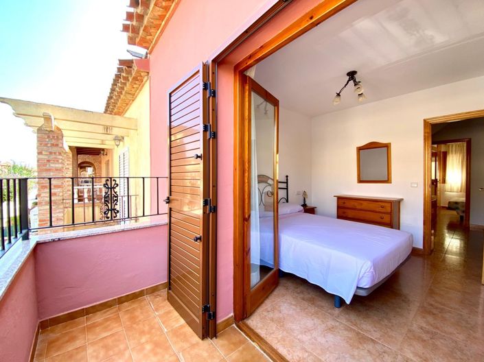 Image No.33-3 Bed Townhouse for sale