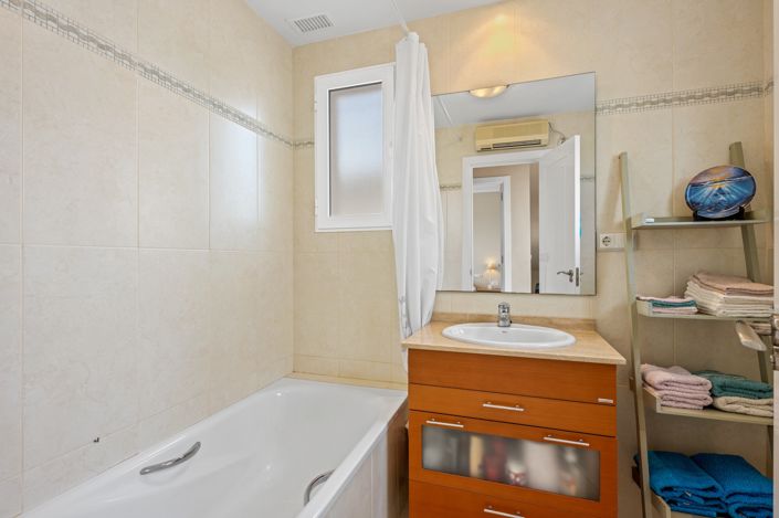 Image No.17-3 Bed Apartment for sale