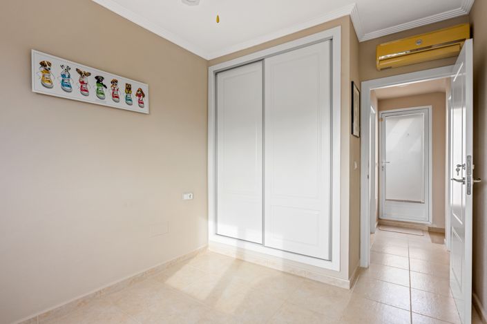 Image No.18-3 Bed Apartment for sale