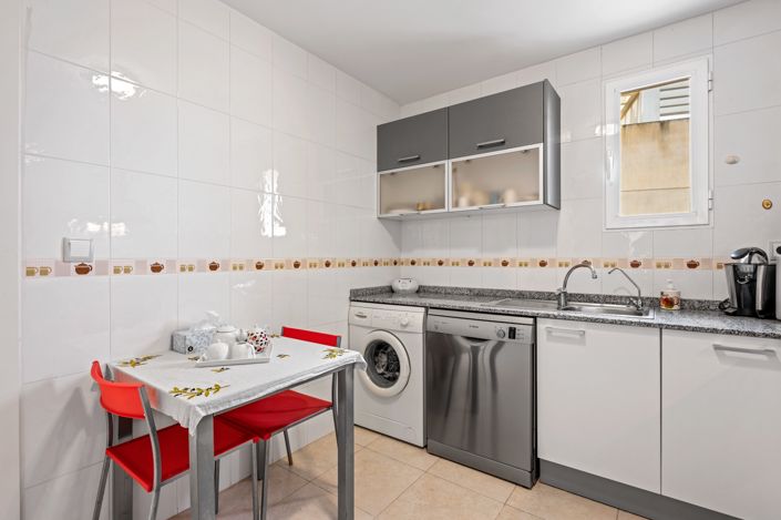 Image No.8-3 Bed Apartment for sale