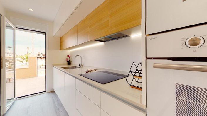 Image No.12-3 Bed Townhouse for sale