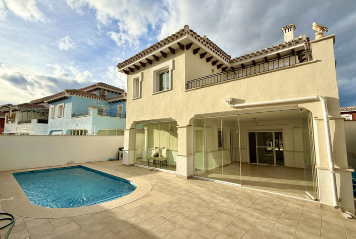 Image No.11-3 Bed Villa for sale