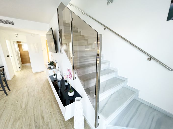 Image No.14-3 Bed Townhouse for sale