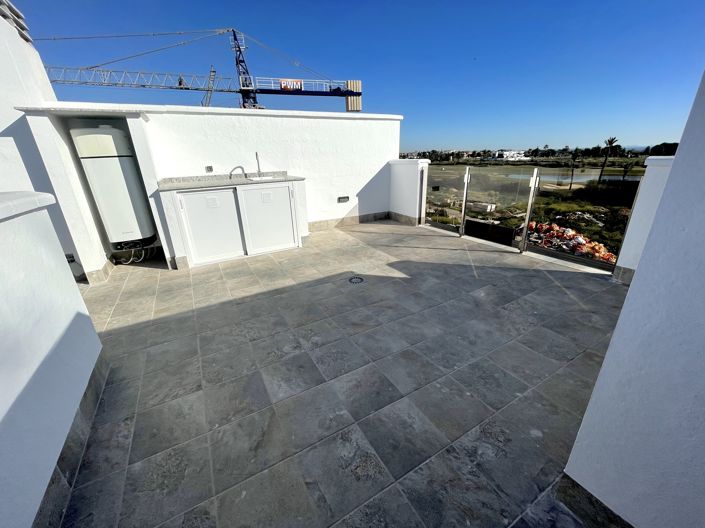 Image No.25-3 Bed Townhouse for sale