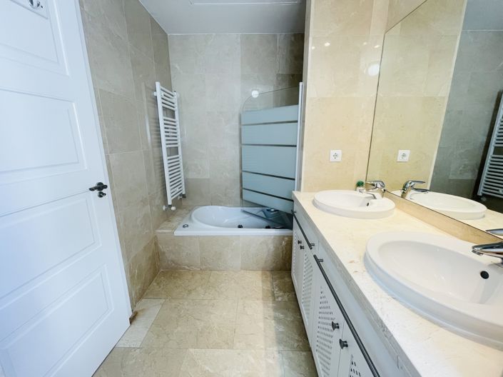 Image No.20-4 Bed Villa for sale