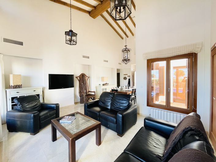 Image No.3-4 Bed Villa for sale