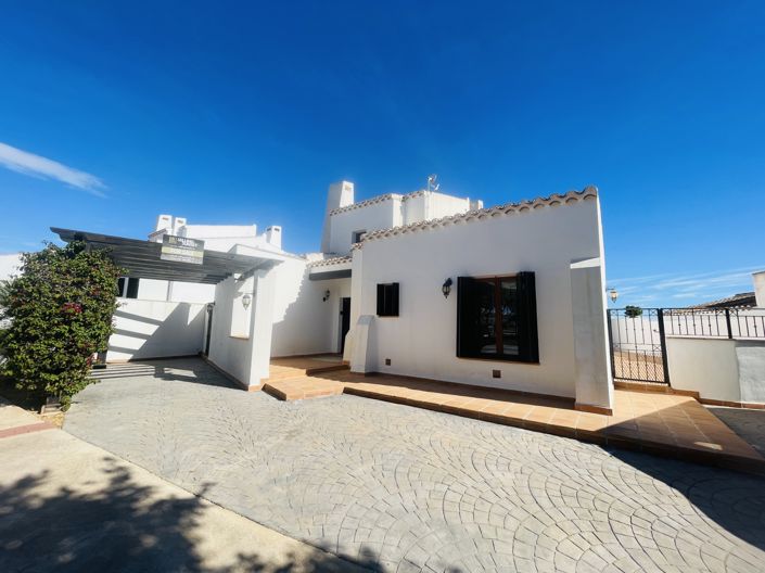 Image No.35-4 Bed Villa for sale