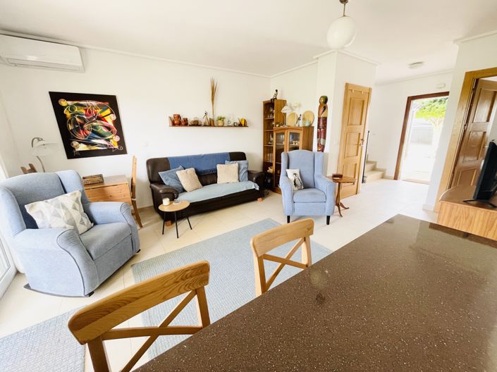 Image No.6-2 Bed Townhouse for sale