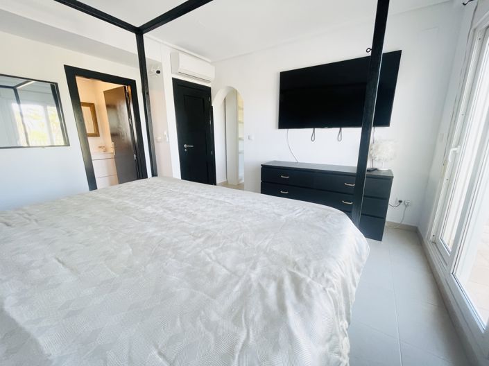 Image No.22-2 Bed Townhouse for sale