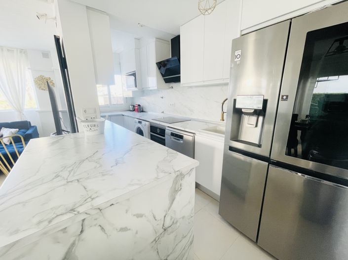 Image No.9-2 Bed Townhouse for sale