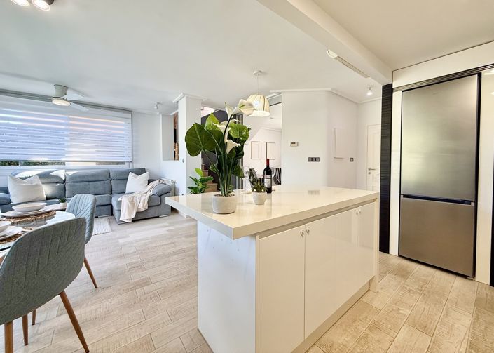 Image No.10-3 Bed Villa for sale